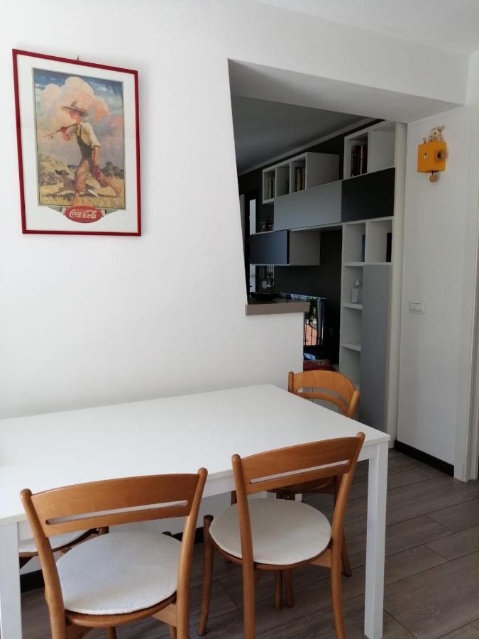 Casa Vittoria Apartment Dervio Bagian luar foto
