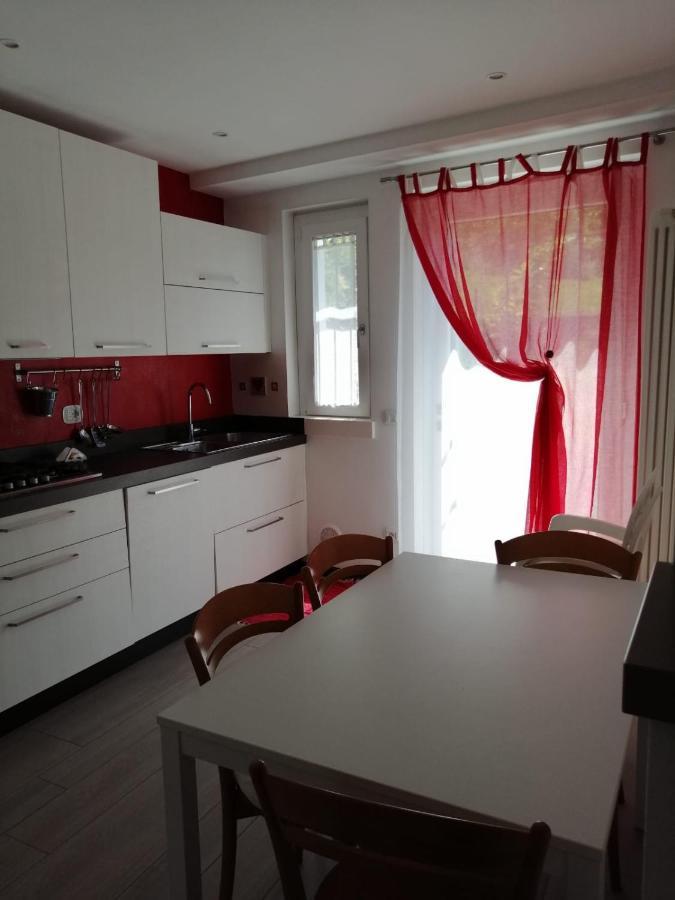 Casa Vittoria Apartment Dervio Bagian luar foto