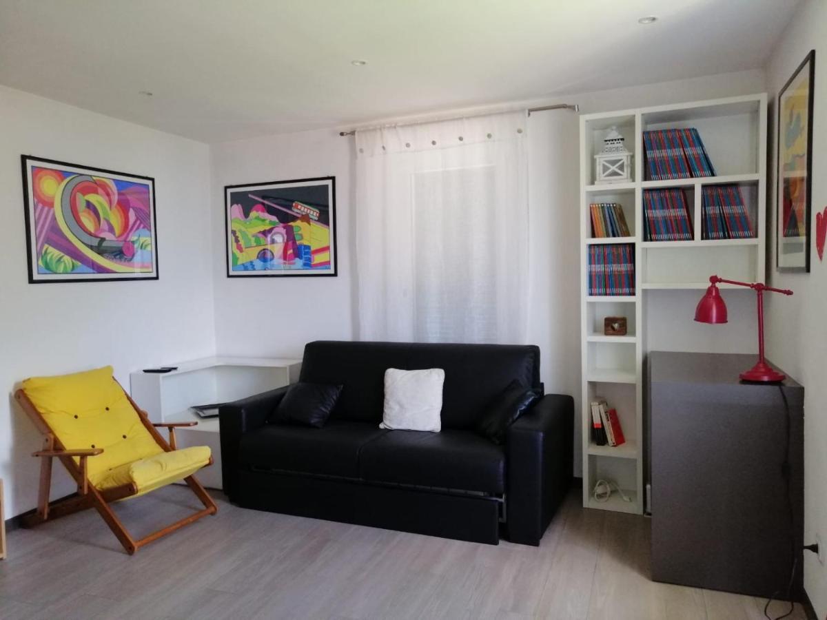 Casa Vittoria Apartment Dervio Bagian luar foto