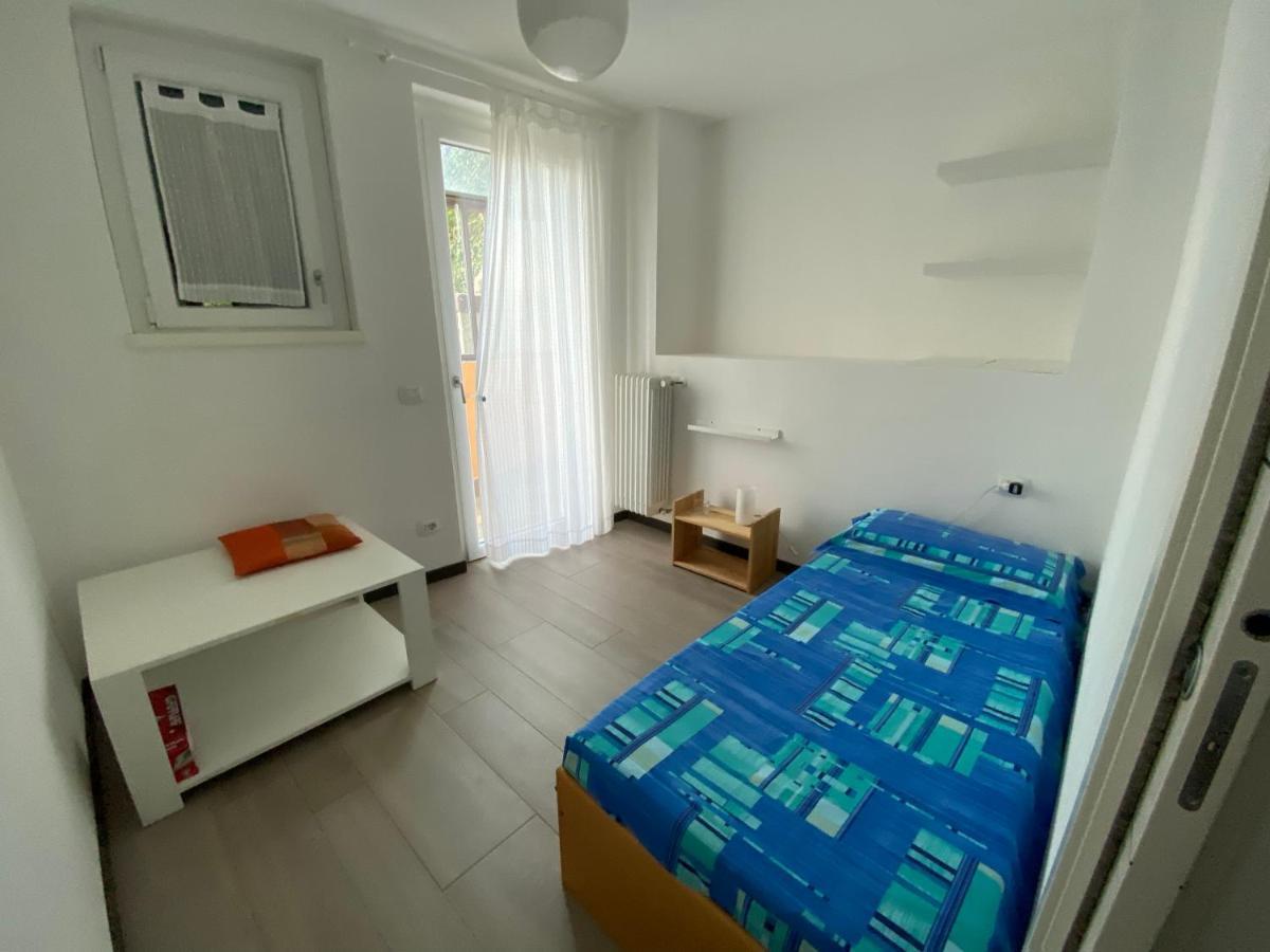 Casa Vittoria Apartment Dervio Bagian luar foto