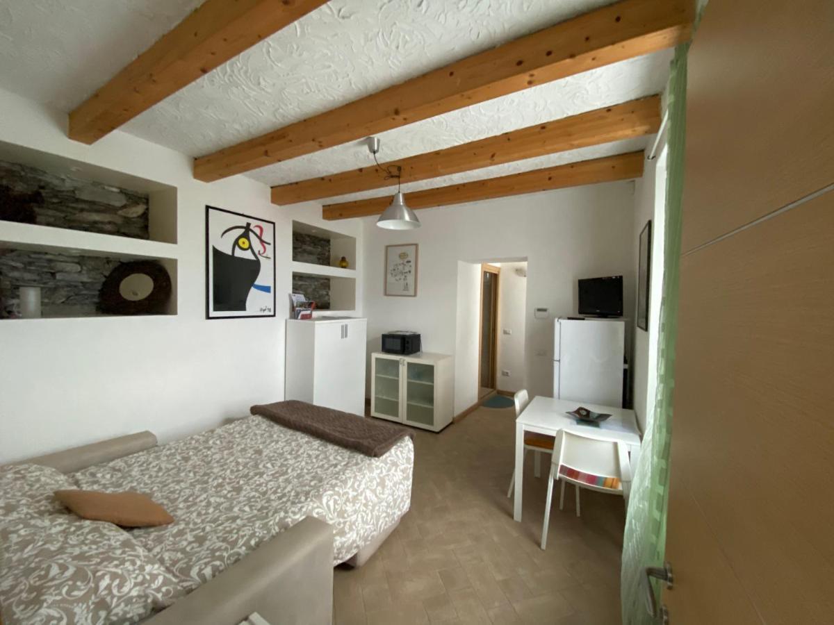 Casa Vittoria Apartment Dervio Bagian luar foto