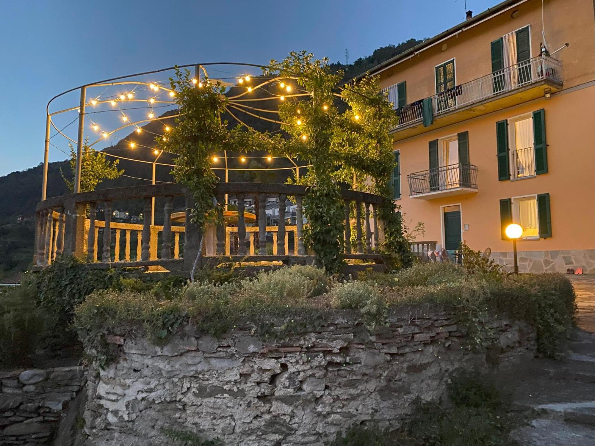 Casa Vittoria Apartment Dervio Bagian luar foto
